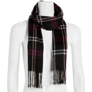 3/$25 🙌🏼 NWT Steve Madden Made in Italy Plaid Fuzzy Scarf